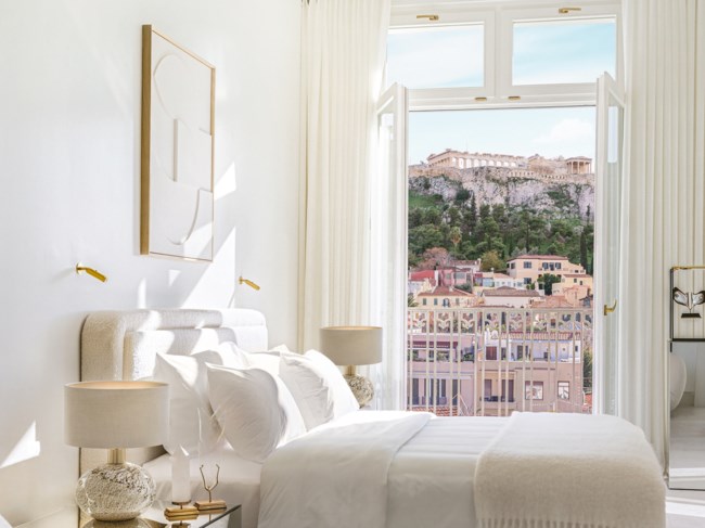 Φιλιά, έρωτας και premium Valentine’s dinner: Φέτος ο έρωτας περνάει από το The Dolli