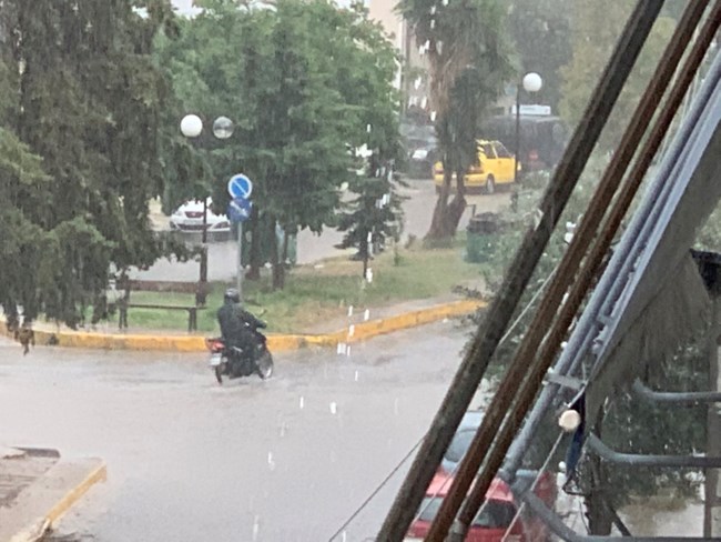 Βροχή στην Ηλιούπολη