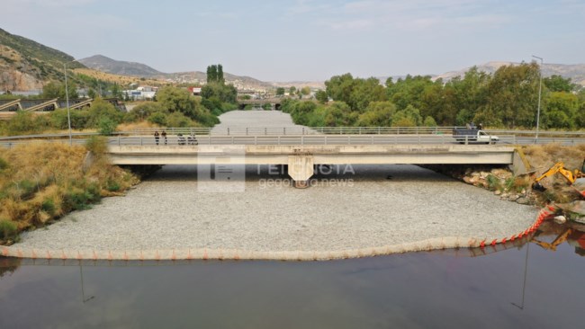 Απίστευτες εικόνες στον Βόλο: "Θάλασσα" από νεκρά ψάρια στον χείμαρρο Ξηριά - Κοκκίνισε το νερό από το αίμα τους [εικόνες-βίντεο]