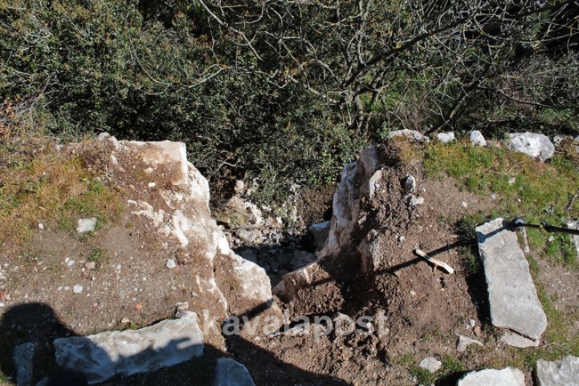 Επίδοξοι χρυσοθήρες κατέστρεψαν ιστορικό πέτρινο γεφύρι στην Καβάλα για να βρουν… θησαυρό! (φωτο)