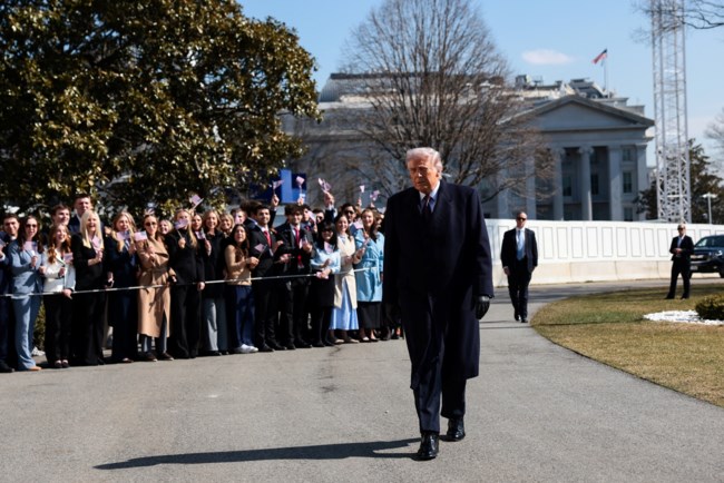 Τραμπ για Ιράν: "Δεν είμαι ικανοποιημένος από τις συζητήσεις, αλλά θα συνεχιστούν - Δεν μπορούν να έχουν πυρηνικά"