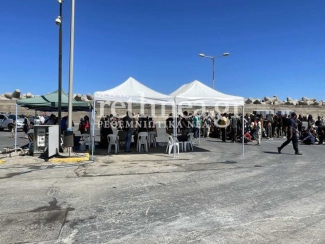 ΜΕΤΑΝΑΣΤΕΣ ΚΡΗΤΗ