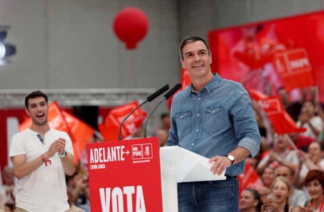 Πρόωρες εκλογές στην Ισπανία: Ο πρωθυπουργός Σάντσεθ αντιμέτωπος με τη δεξιά και την ακροδεξιά