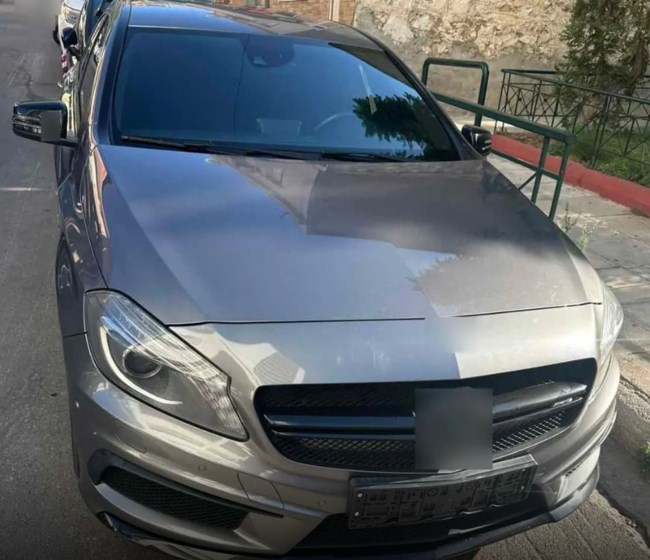 Κόντρες με άλλο οδηγό έκανε ο 20χρονος γιος επιχειρηματία - Παρέσυρε αστυνομικό όταν προσπάθησε να διαφύγει