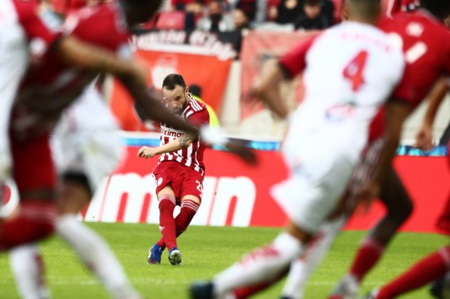 Ολυμπιακός: Νίκη  - θρίλερ επί του Βόλου (2-1) με γκολ του Βαλμπουενά στο 91΄