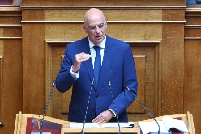 Δένδιας: "Οι ΕΔ νοίκιαζαν μία ολόκληρη πολυκατοικία σε έναν αξιωματικό, έχαναν 800.000 ευρώ" - Το καρφί για το SAFE