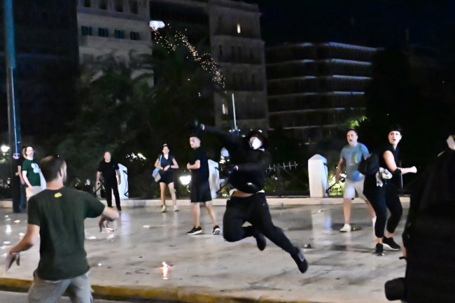 επεισοδια συνταγμα