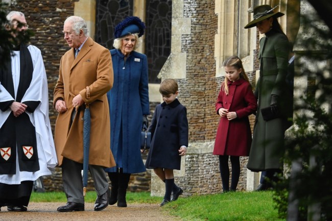 Royals σε πλήρη διάταξη: Η εντυπωσιακή Κέιτ και ο συγκινητικός "μικρός πρίγκιπας" Λουίς [Εικόνες - Βίντεο]