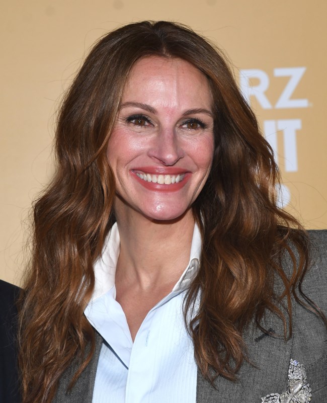 JULIA ROBERTS