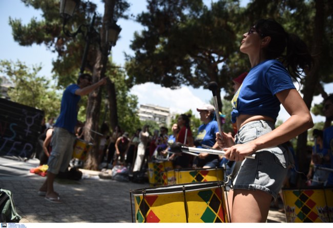 Thessaloniki Pride: Χρώματα, χορός και συνθήματα στους δρόμους της Θεσσαλονίκης [Εικόνες, βίντεο]