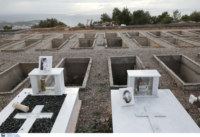 Τάφοι για κορονοϊό στη Βούλα - Βάρη