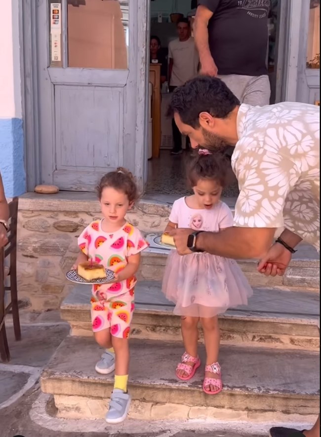 Χριστίνα Μπόμπα: Έκλεισε τα 36 στη Νάξο παρέα με την αδελφή της και τον γιατρό αδελφό του Τανιμανίδη