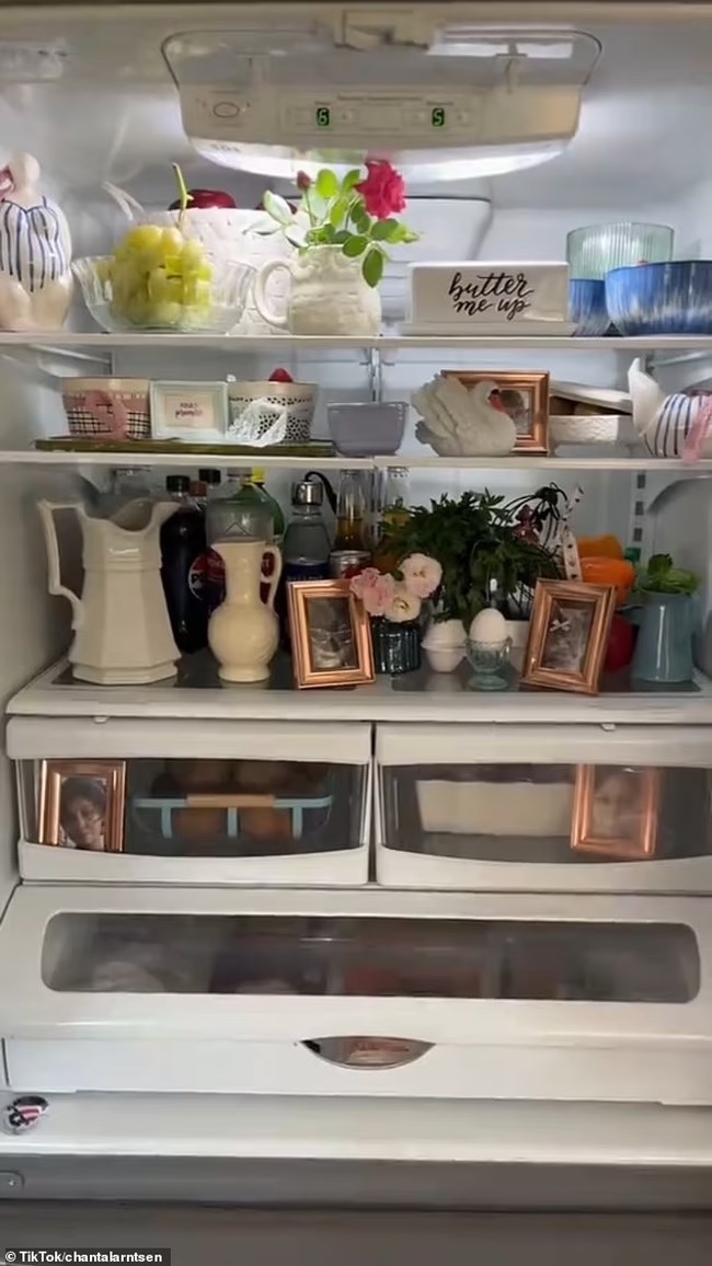Η βλαβερή για την υγεία μόδα του fridgescaping που ξεκίνησε από τη σειρά Bridgerton: Γιατί να μην το κάνετε στο σπίτι
