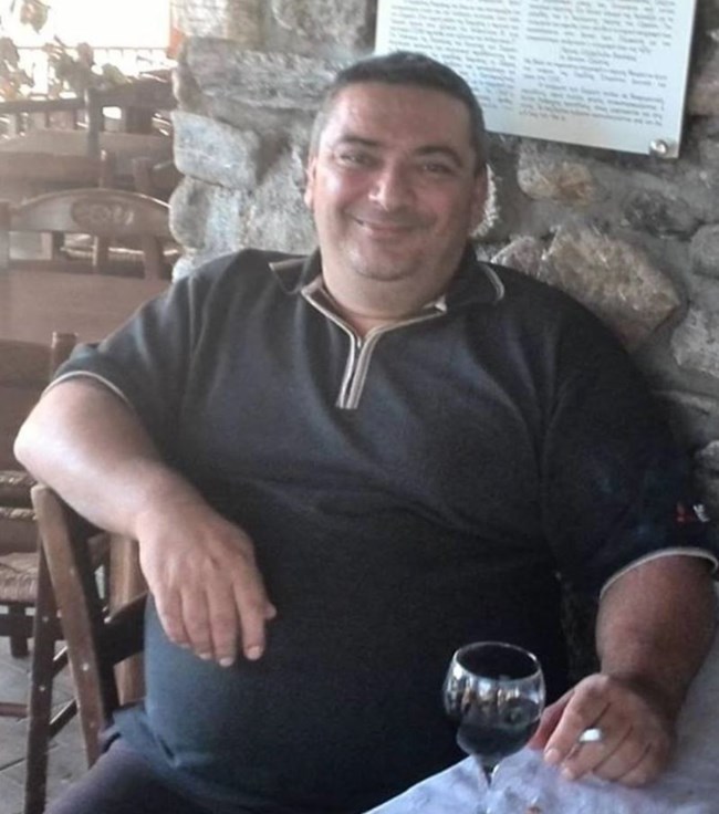 52χρονος ιδιοκτήτης γραφείου τελετών
