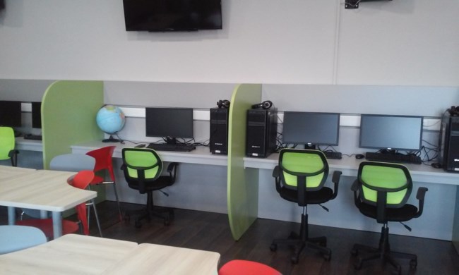 Πέλλα: Μητέρα έχασε τον μονάκριβο γιο της και αναβάθμισε σχολεία της περιοχής στη μνήμη του