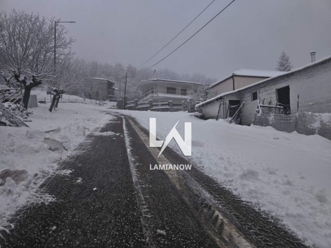 Η κακοκαιρία σαρώνει τη χώρα: Καταιγίδες, χιόνια, απαγορεύσεις και "κόκκινος" συναγερμός στους δρόμους