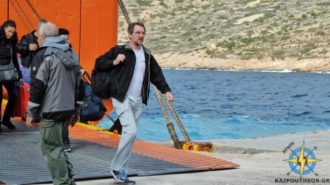 Στη Σίφνο ο Νικόλαος: Γιατί επισκέπτεται το νησί ο γιος του Κωνσταντίνου Γλίξμπουργκ;  [βίντεο]