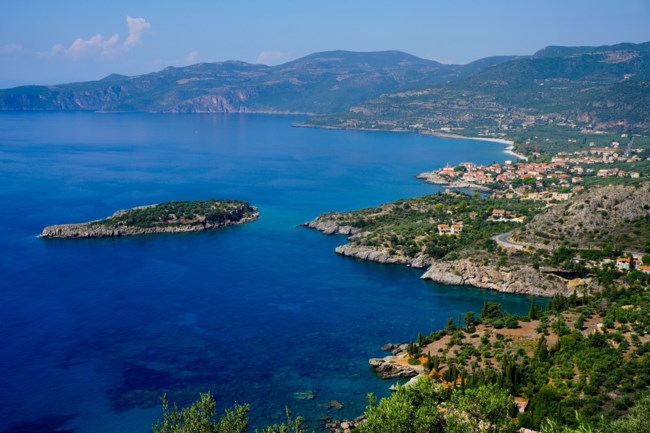 Τα δύο παραθαλάσσια χωριά της Μάνης που υπόσχονται υπέροχες παραλίες και ήρεμες διακοπές [εικόνες]