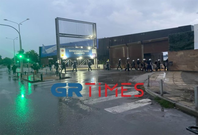 Θεσσαλονίκη: Νέα επεισόδια μετά από πορεία - Μολότοφ και χημικά στην Εγνατία [Εικόνες - Βίντεο]