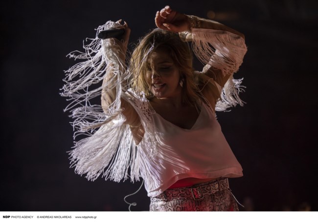 Έλενα Παπαρίζου