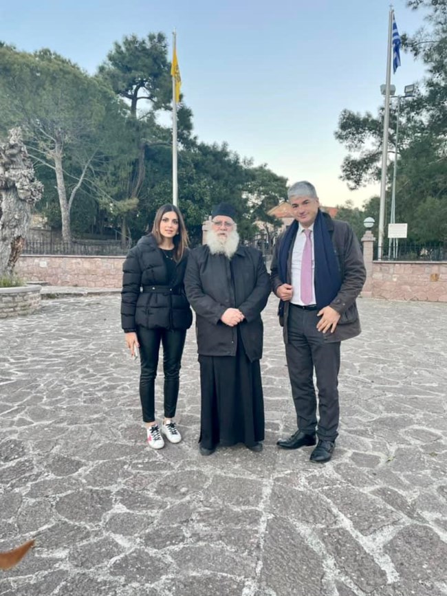 Τσιμτσιλή - Σοφός: Ταξίδι αστραπή στη Μυτιλήνη - Το τάμα που έκαναν για τον γιο τους [Eικόνες]