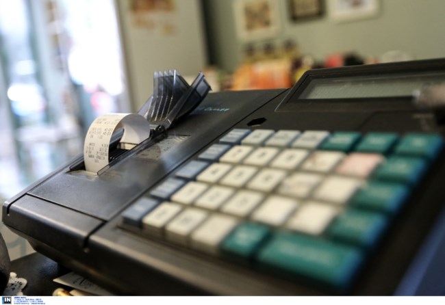 Ταμειακές μηχανές: Παράταση έως 31 Οκτωβρίου για την απόσυρση όσων δεν συνδέονται με την ΑΑΔΕ