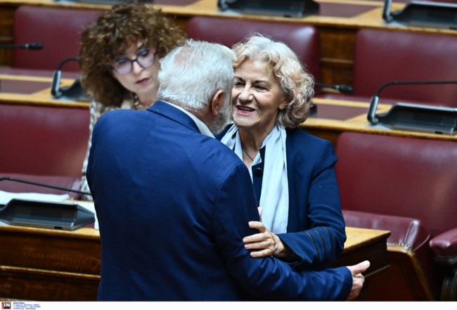 Ορκίστηκε βουλευτής ο Θοδωρής Δρίτσας - Πήρε την έδρα του Τσίπρα και την πάει στη Νέα Αριστερά
