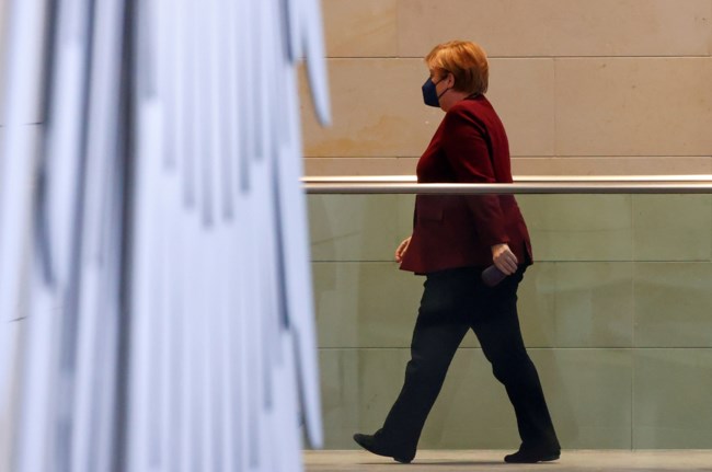 Τέλος εποχής για την Άνγκελα Μέρκελ μετά από 16 χρόνια: Απαλλάχθηκε και επίσημα από τα καθήκοντά της [Εικόνες]