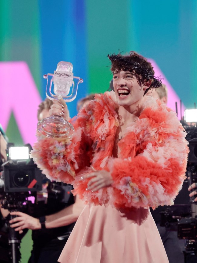 Eurovision 2024: Μεγάλη νίκη της Ελβετίας με το τραγούδι "Code" που τραγούδησε το Nemo - "Δεν είμαι ούτε άνδρας ούτε γυναίκα"