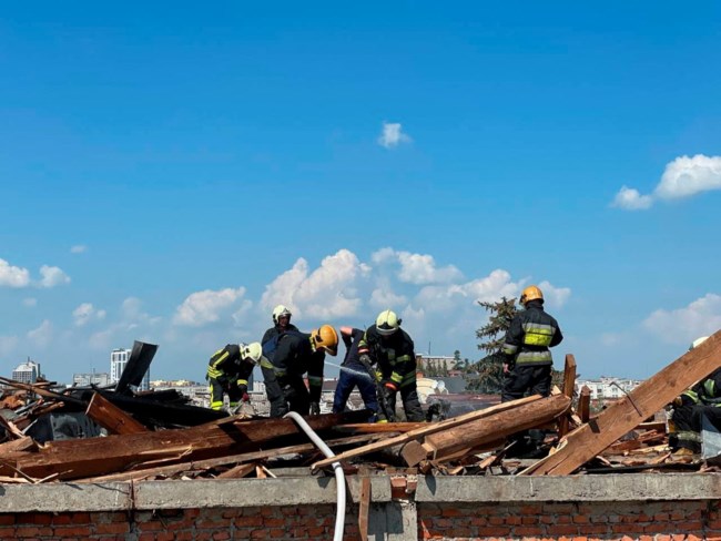 Πόλεμος στην Ουκρανία: Πέντε νεκροί και 37 τραυματίες από ρωσικό πυραυλικό πλήγμα στο Τσερνίχιβ