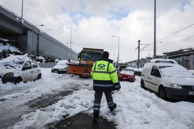 Οχήματα της Πολιτικής Προστασίας στο Δαχτυλίδι στην Κηφησίας- Ετσι θα πάνε οι οδηγοί στα αυτοκίνητά τους στην Αττική Οδό