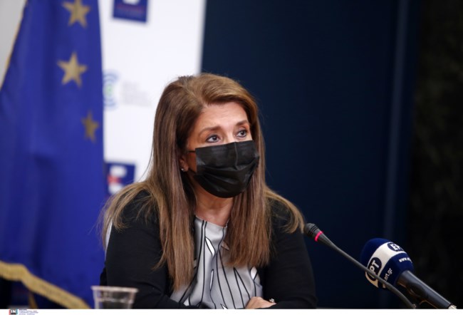 Μετάλλαξη Όμικρον: "Το εμβόλιο φαίνεται να την καλύπτει - Δείχνει να είναι εξαιρετικά διεισδυτικό στέλεχος"