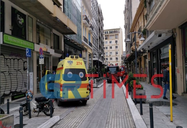 Θεσσαλονίκη: Επίθεση με εκρηκτικό μηχανισμό στα γραφεία βουλευτού της ΝΔ [Βίντεο]