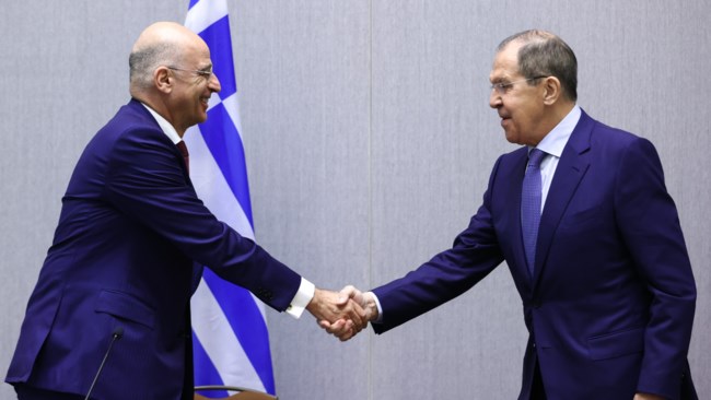 Δένδιας - Λαβρόφ: Αποσταθεροποιητικός ο ρόλος της Τουρκίας - Πιθανή επίσκεψη Μητσοτάκη εντός του έτους στη Ρωσία