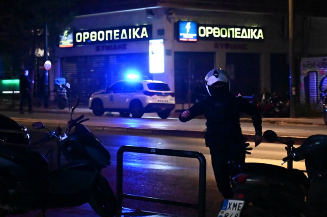 Βόμβα στη Hellenic Train: Δύο δράστες με δίκυκλο τοποθέτησαν το σακίδιο με τον εκρηκτικό μηχανισμό - Καθόλου φύλαξη έξω από τα γραφεία