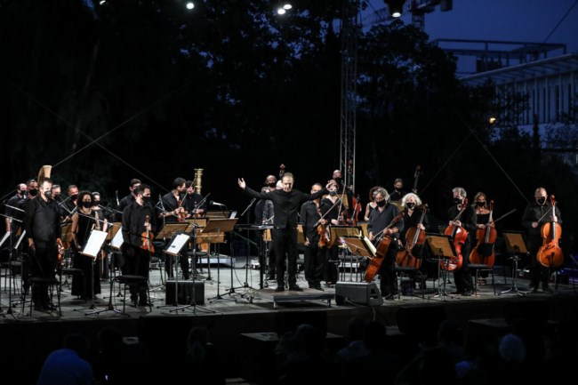 Συναυλία-αφιέρωμα στον Μίκη Θεοδωράκη - Παρουσία Κατερίνας Σακελλαροπούλου και Λίνας Μενδώνη
