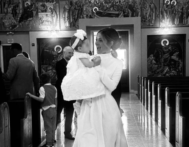 Μαρία Μενούνος: Νέες αδημοσίευτες φωτογραφίες από τη βάφτιση της κόρης της, Αθηνάς