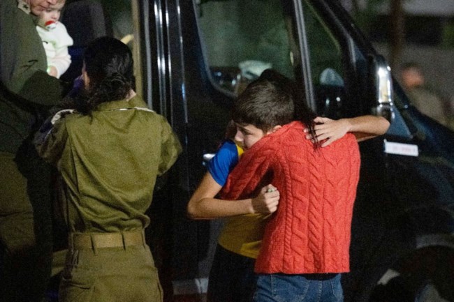 "Όποιο παιδί έκλαιγε το απειλούσαν με όπλο" - Ξεσπά η θεία του 12χρονου Εϊτάν που κρατούσε για 51 ημέρες η Χαμάς