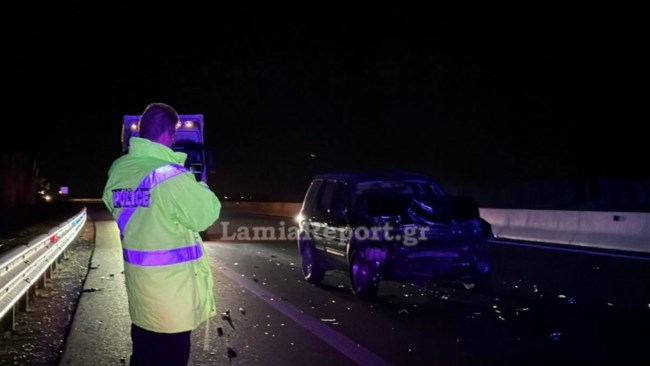 Λαμία: Τζιπ "καρφώθηκε" σε φορτηγό που δεν είχε φώτα - Στο νοσοκομείο ο οδηγός