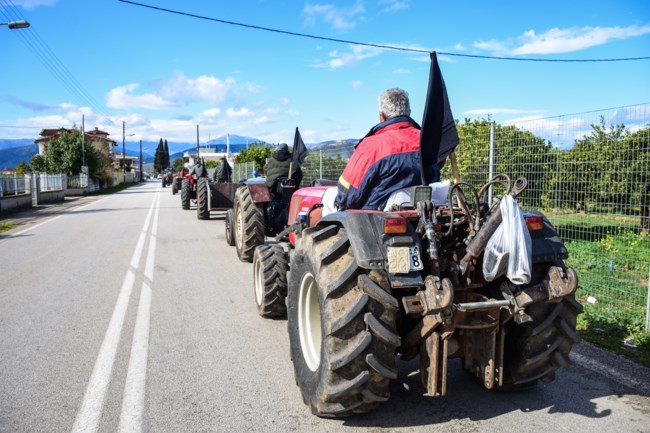 Αγριεμένοι οι αγρότες: "Κλείδωσε" το μεγάλο συλλαλητήριο  - Κατεβαίνουν με τρακτέρ στην Αθήνα την Τρίτη