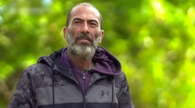 Survivor - Βαλάντης: Σε άθλια ψυχολογική κατάσταση - Έφτασε με κλάματα στο ξενοδοχείο [Βίντεο]
