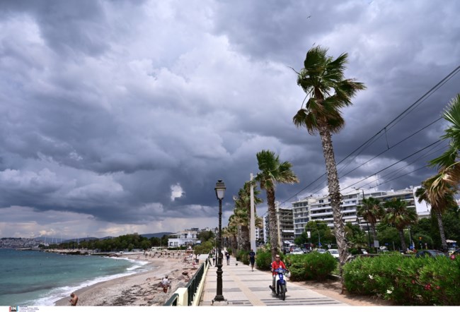 Genesis: Εφτασε στην Αττική η κακοκαιρία  - "Ποτάμια" οι δρόμοι στη Ραφήνα και την Ηλιούπολη [εικόνες - βίντεο]