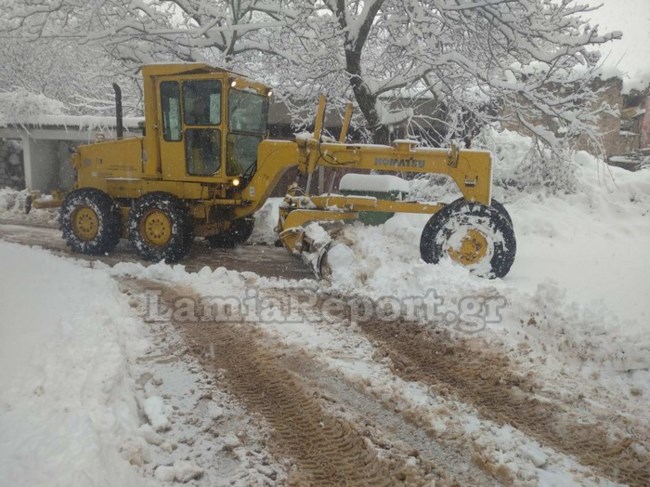 Επελαύνει η κακοκαιρία Κάρμελ: ''Έντυσε'' στα λευκά τη χώρα -  Χιόνια και στην Αττική - Πως θα εξελιχθεί [Εικόνες - Βίντεο]