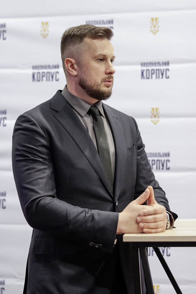 Τι είναι το Τάγμα Αζόφ που προκάλεσε... πανζουρλισμό στη Βουλή -  Ο εθνικισμός και τα νεοναζιστικά σύμβολα