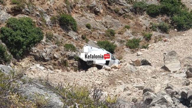 Κεφαλονιά: Βουτιά θανάτου σε γκρεμό για 30χρονο πατέρα δύο παιδιών - Το μήνυμα που παραπέμπει σε αυτοκτονία