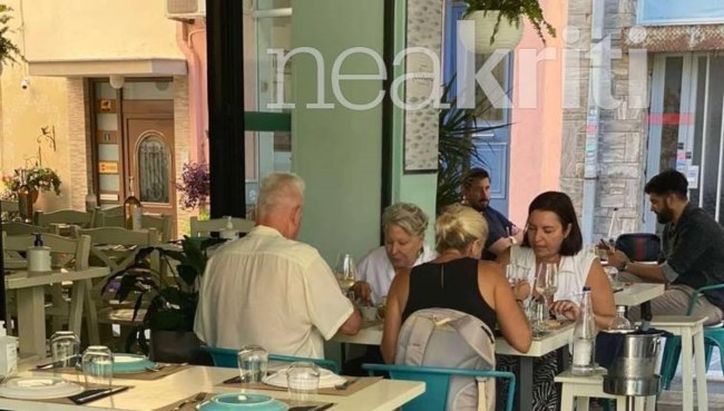 Στην Κρήτη η διάσημη ηθοποιός Μπέτι Μίντλερ: Πήγε σε αρχαιολογικούς χώρους και απόλαυσε την τοπική κουζίνα [εικόνες]