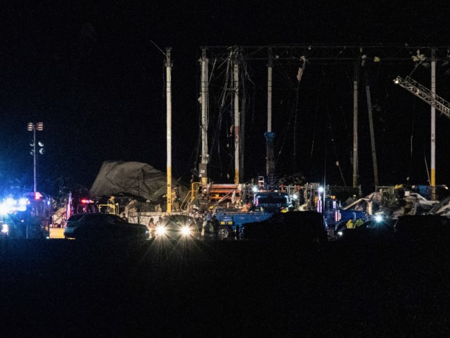 ΗΠΑ - Φόβοι για 100 νεκρούς από την κακοκαιρία: Κατέρρευσε αποθήκη της Amazon - Δεκάδες εγκλωβισμένοι [εικόνες -βίντεο]