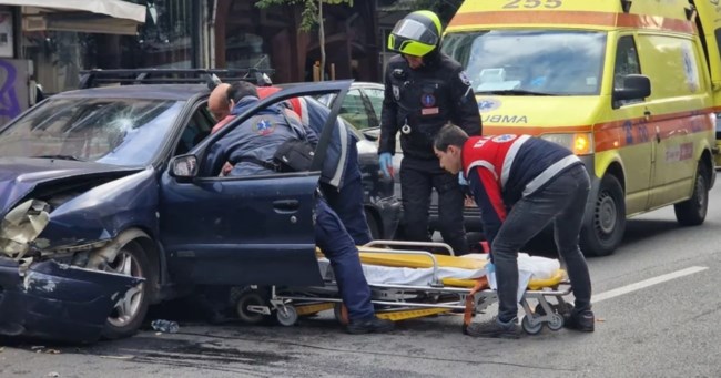 Ανακοπή στο τιμόνι υπέστη ο οδηγός που προκάλεσε την καραμπόλα στο κέντρο της Θεσσαλονίκης - Δεν τα κατάφερε