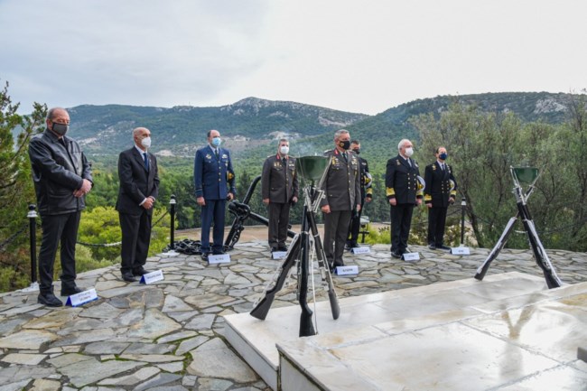 ΦΛΩΡΟΣ ΠΕΣΟΝΤΕΣ ΝΑΥΤΙΚΟΎ