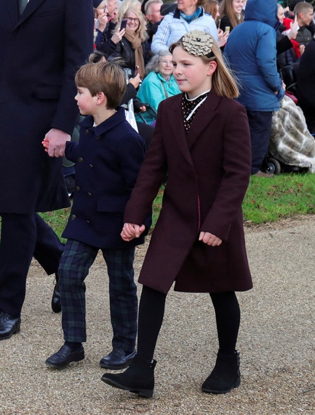 Η ηγετική πριγκίπισσα Σάρλοτ την πιο δύσκολη στιγμή της μητέρας της - Πώς η μικρή royal κρατά τις ισορροπίες στο σπίτι